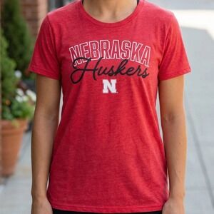 Captivating Nebraska Huskers Womens Red Heathered Graphic T-Shirt‎ NWT